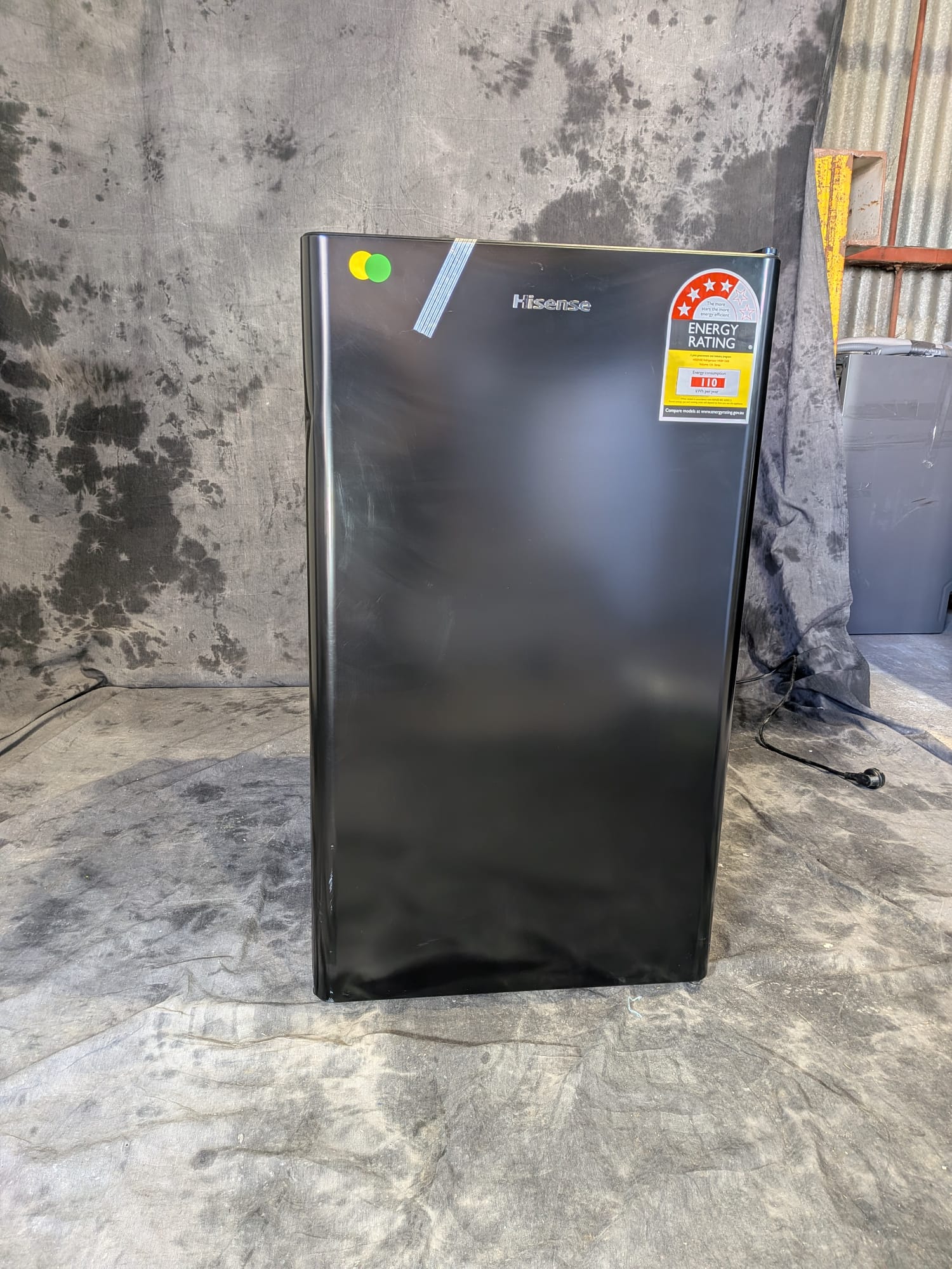 Hisense 124L Bar Fridge HRBF126B (Black)