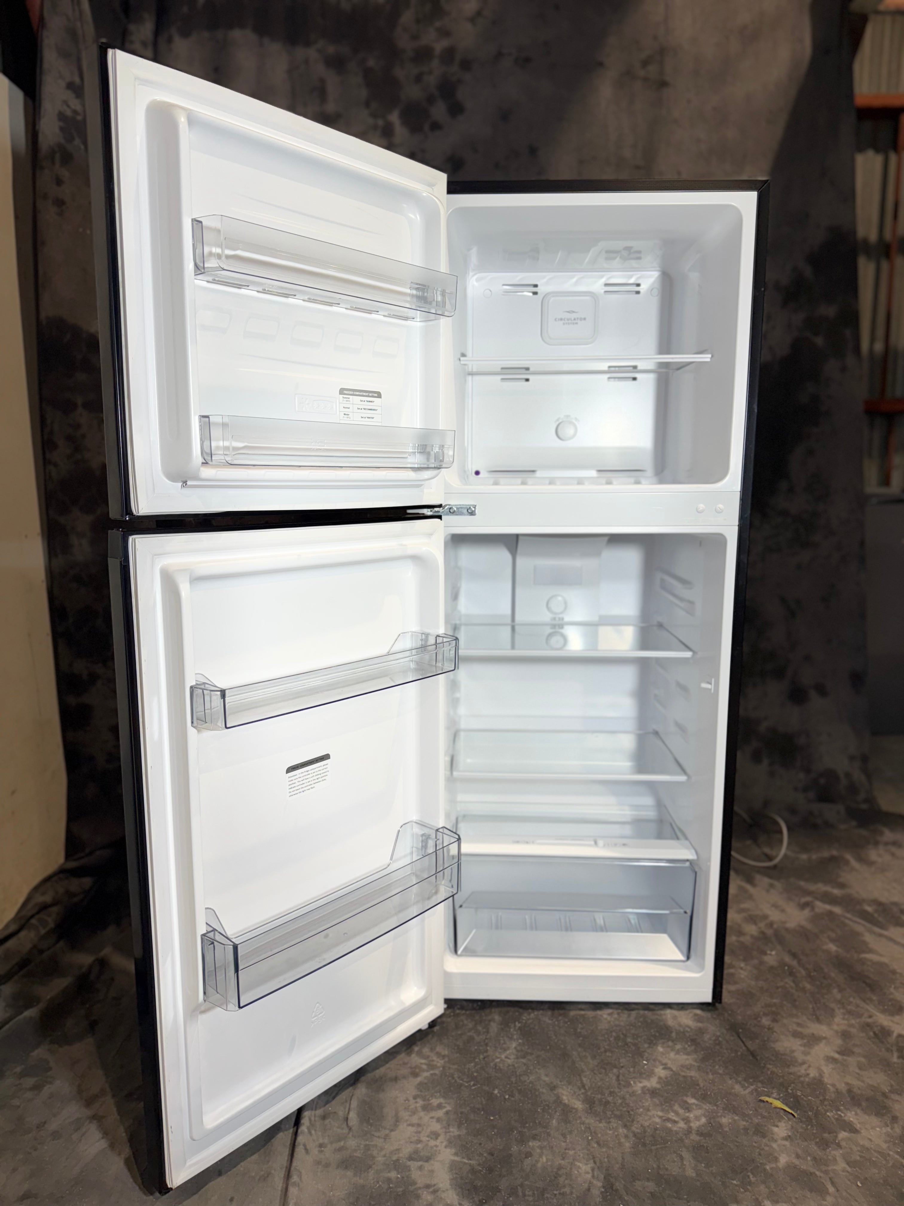 TCL 197L Top Mount Refrigerator P220TMB