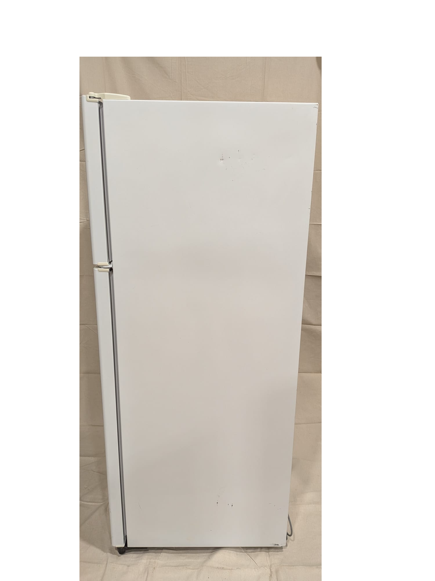 Westinghouse 416L Top Mount Refrigerator RF422V