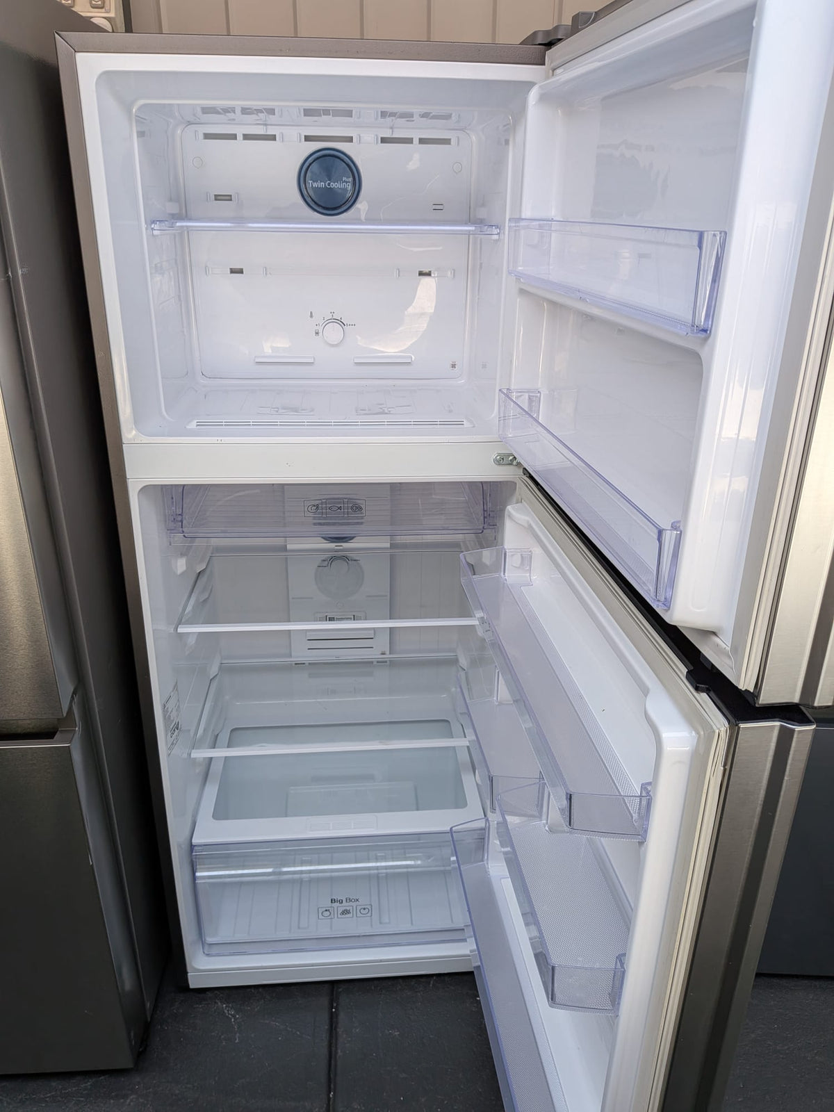 Samsung 364L Top Mount Refrigerator with Convertible Freezer – Silver