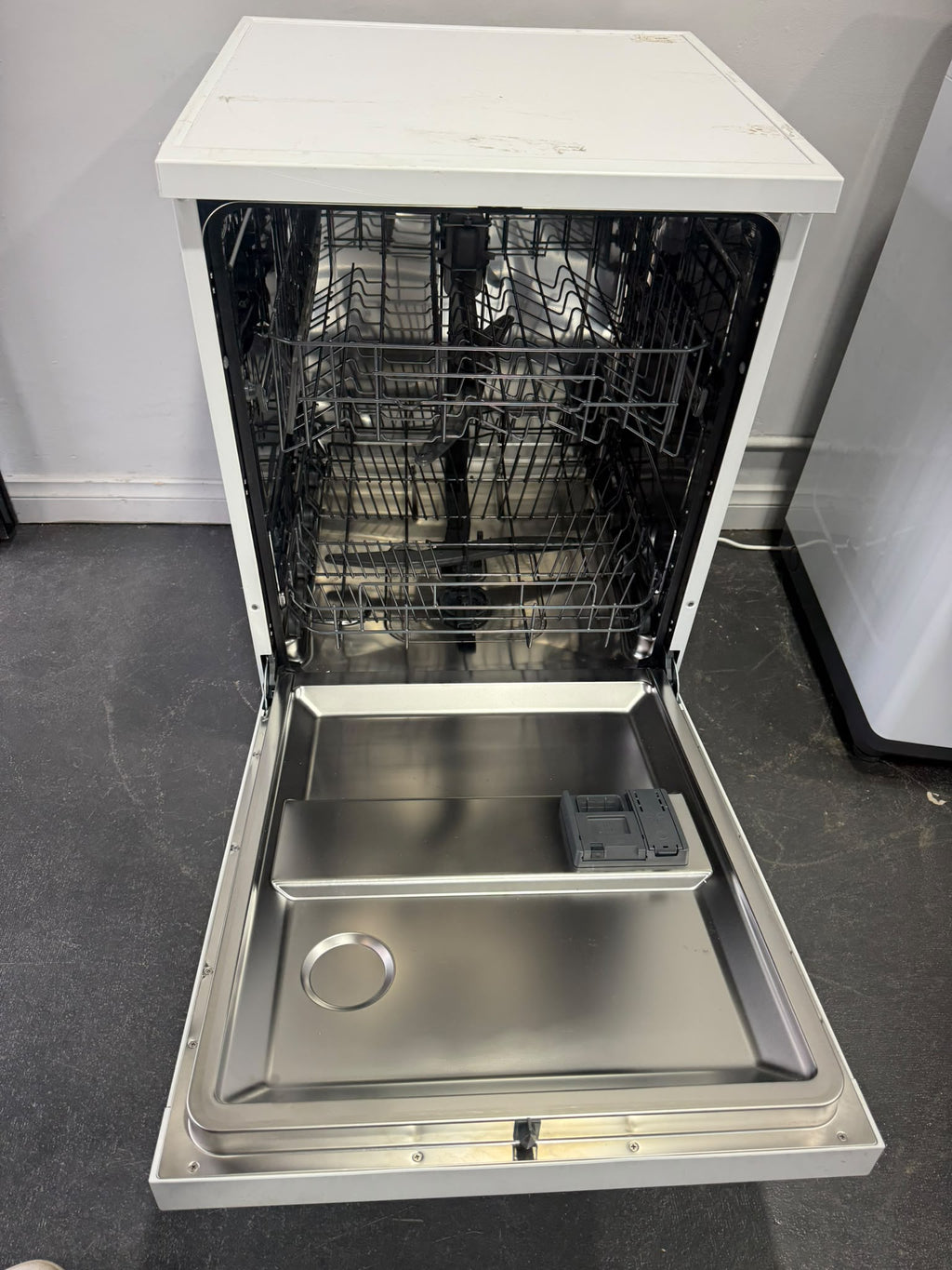 Haier 300 Series 13 Place Setting Freestanding Dishwasher – White