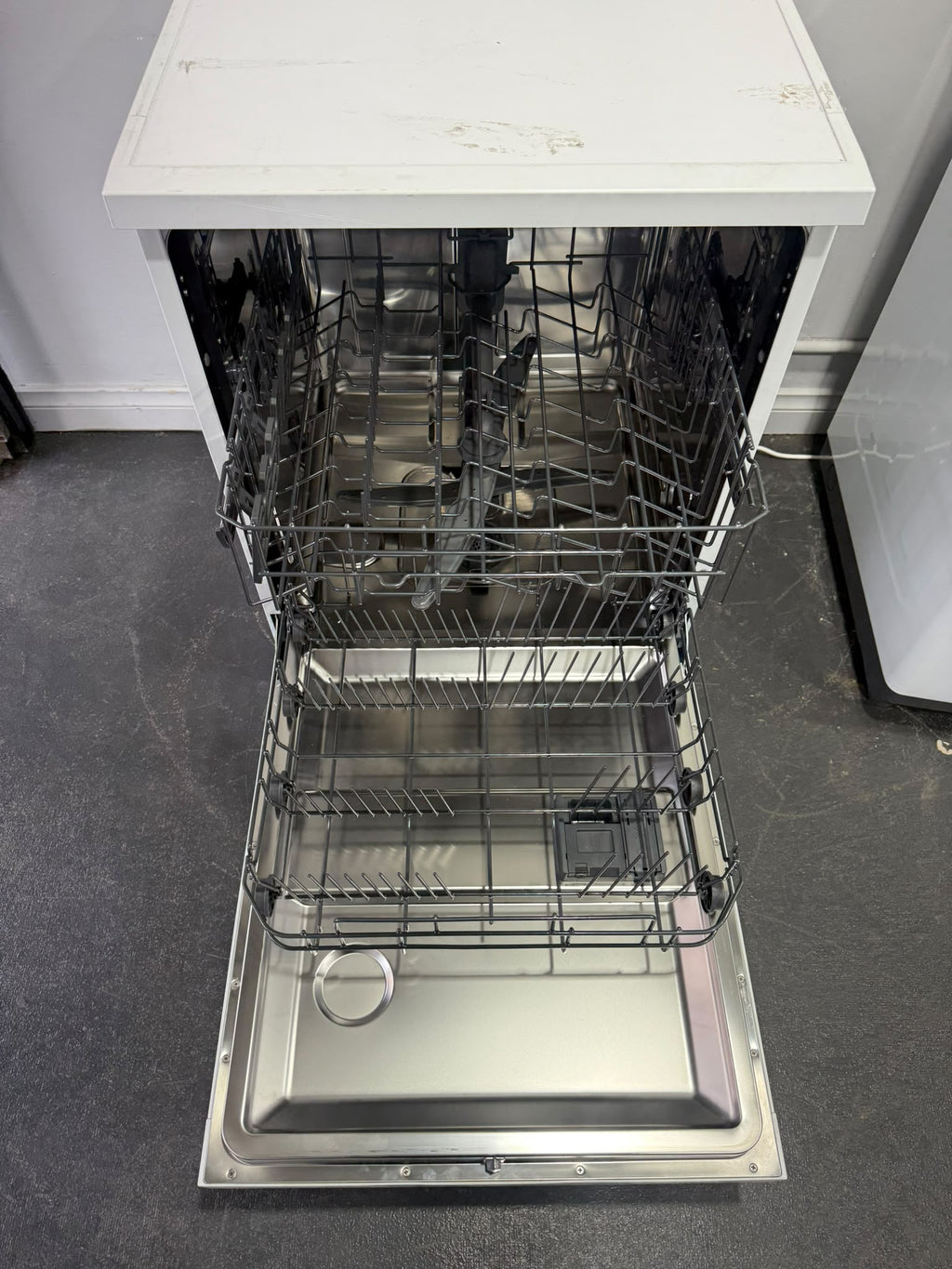 Haier 300 Series 13 Place Setting Freestanding Dishwasher – White