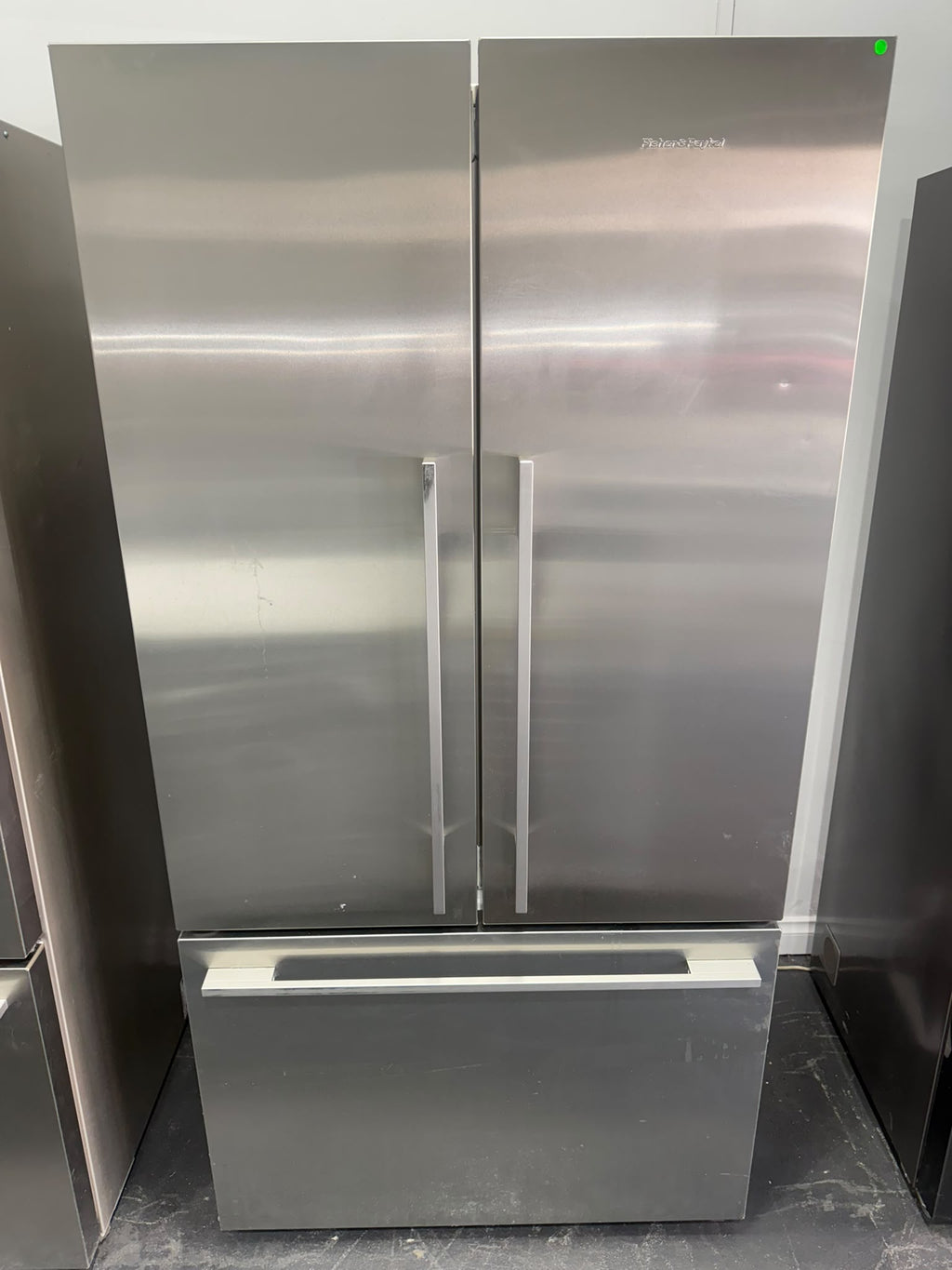 Fisher & Paykel RF610ADX5 569L Series 7 French Door Fridge Freezer – Stainless Steel